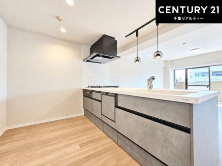 �L�b�`�� ��Ƃ肠�钲���X�y�[�X�ō�Ƃ����₷�����K�ȃL�b�`���ł��I
���q�l�ƈꏏ�ɂ��َq������y���߂�L�X�X�y�[�X�ł��B�y�����������ԂɂȂ肻���ł��ˁI