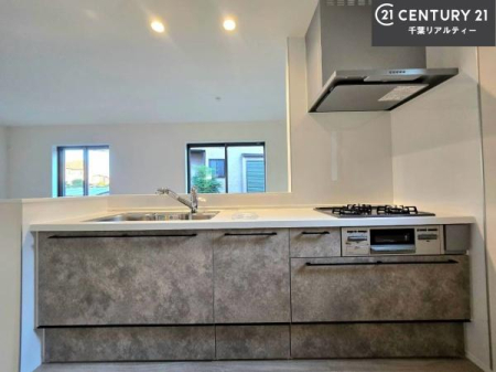 �L�b�`�� ���[�X�y�[�X���L�x�ŁA�����X�y�[�X���X�b�L���ƕЕt���Ђ�`�����p�ł��܂��I
���K�ɍ�Ƃ��ł��A�Ǝ��̌����A�b�v�I�����̗���������܂��I