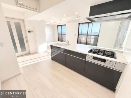 �L�b�`�� ��l�C�̑Ζʎ��V�X�e���L�b�`�����̗p���Ă��܂��I���Ƒ��̃R�~���j�P�[�V���������R�Ƒ�����݌v�ł��B
���q�l�ɂ��ڂ��͂��̂Ŋ������ł��ˁI�L�X�g���ĉ��K�ō�Ƃ��i�݂܂��B