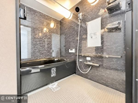 ���� �������������l�̕��͋C�̃o�X���[���́A�����o�Ă��ăo�X�^�C�����[���I
���d���撣���Ă��邲�J���ɂ��D�݂̍���̓����܂����āA�y����ł݂Ă͂������ł��傤���H