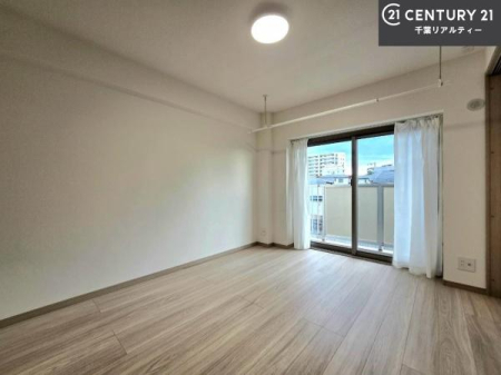 �m�� �o���R�j�[�ɖʂ��Ă���m���ł��B���邭�����肪����A���C����������ł��܂��I���N���āA�O�ɏo�Ĕw�L�т����[�ċz�����ǂ������}������邱�Ƃ��ł��܂��B