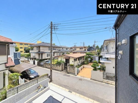 �Z�˂���̒��]�ʐ^ �����������Z��X�̌i�F��]�݂Ȃ���A���E����������m�ۂ��ꂽ���]�B�X���݂�g�߂Ɋ����A�������Ƃ����J�������y���߂܂��B