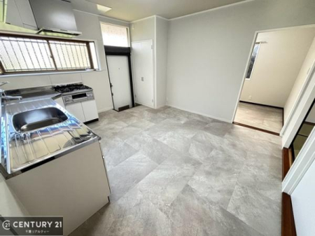�L�b�`�� ��Ƃ肠�钲���X�y�[�X�ō�Ƃ����₷�����K�ȃL�b�`���ł��I
���q�l�ƈꏏ�ɂ��َq������y���߂�L�X�X�y�[�X�ł��B�y�����������ԂɂȂ肻���ł��ˁI