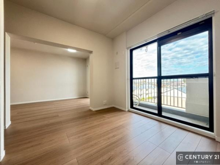 �Q�� �o���R�j�[�ɖʂ��Ă���m���ł��B���邭�����肪����A���C����������ł��܂��I���N���āA�O�ɏo�Ĕw�L�т����[�ċz�����ǂ������}������邱�Ƃ��ł��܂��B