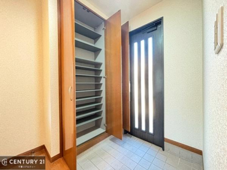 ���� �V���[�Y�{�b�N�X�t���Ȃ̂ŁA���ւ��Еt�����|�������₷���ł��I
�X�b�L���������ւŌ˂��J�����u�ԁA�������̂���S�n������Ԃ��o�}���Ă���܂��B