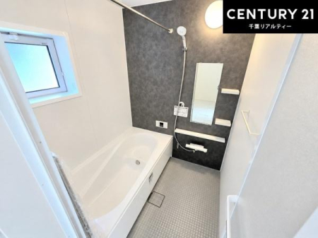 ���� �������������l�̕��͋C�̃o�X���[���́A�����o�Ă��ăo�X�^�C�����[���I
���d���撣���Ă��邲�J���ɂ��D�݂̍���̓����܂����āA�y����ł݂Ă͂������ł��傤���H