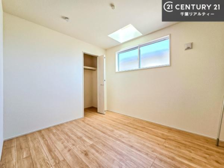 �q������ ���[�X�y�[�X�����Ă��܂��I�������X�b�L�����ڂ��鎖���ł��܂��ˁB
�Ƌ��I�΂Ȃ��V���v���ȃf�U�C���ׁ̈A�Ƌ��I�΂����C�ɓ���̋�ԍ�肪�ł������ł��ˁB