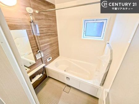 ���� �������������l�̕��͋C�̃o�X���[���́A�����o�Ă��ăo�X�^�C�����[���I
���d���撣���Ă��邲�J���ɂ��D�݂̍���̓����܂����āA�y����ł݂Ă͂������ł��傤���H