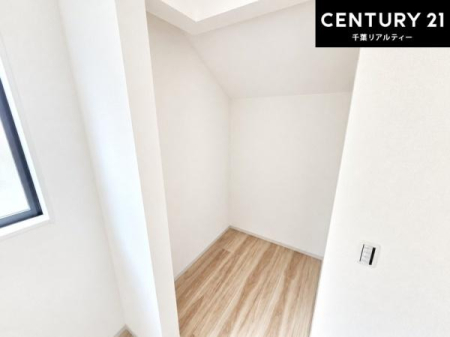 ���[ �E�H�[�N�C���N���[�[�b�g�t���ł��B��������̂��m���Ȃǂ����[���Ă��������ł��ˁI���ɂ���@�������ȂǋG�ߕ��̑傫�ȉƓd�����[�ł��܂��I