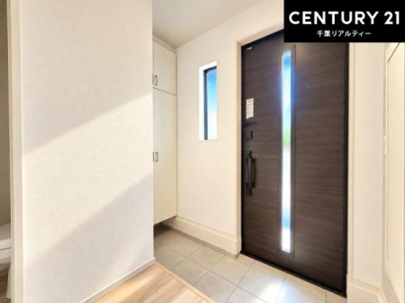 ���� �������������͋C�ŁA�Z�܂��̑���ۂ���i�ɉ��o���錺�ցB��Ƃ�̂����ԂŁA���Ƒ���Q�X�g��S�n�悭�}������܂��B