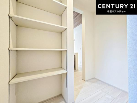 ���[ �p���g���[�t���I���Ă�������A�H�ނ̃X�g�b�N���X�b�L�����ڂ��邱�Ƃ��ł��܂��I
���񌻒n�ł��m���߂��������B