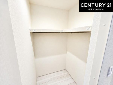 ���[ �E�H�[�N�C���N���[�[�b�g�t���ł��B��������̂��m���Ȃǂ����[���Ă��������ł��ˁI���ɂ���@�������ȂǋG�ߕ��̑傫�ȉƓd�����[�ł��܂��I