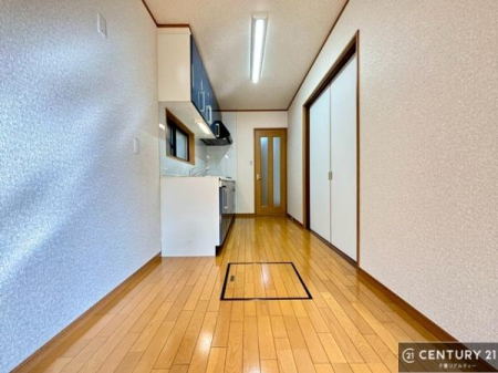 �L�b�`�� ��Ƃ肠�钲���X�y�[�X�ō�Ƃ����₷�����K�ȃL�b�`���ł��I
���q�l�ƈꏏ�ɂ��َq������y���߂�L�X�X�y�[�X�ł��B�y�����������ԂɂȂ肻���ł��ˁI