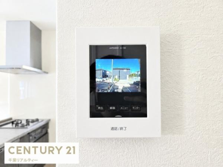 ���̑����� TV���j�^�[�t���C���^�[�z��������A�K��҂��f���Ŋm�F���Ă���Ή��ł��邽�߁A�h�Ɩʂ����S�ł��B���q�l�̂�����Ԏ��ɂ��S�����A���Ƒ��̈��S�E���S�ȕ�炵���T�|�[�g���܂��B
