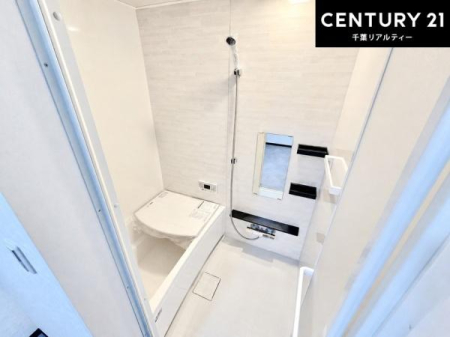 ���� �������������l�̕��͋C�̃o�X���[���́A�����o�Ă��ăo�X�^�C�����[���I
���d���撣���Ă��邲�J���ɂ��D�݂̍���̓����܂����āA�y����ł݂Ă͂������ł��傤���H