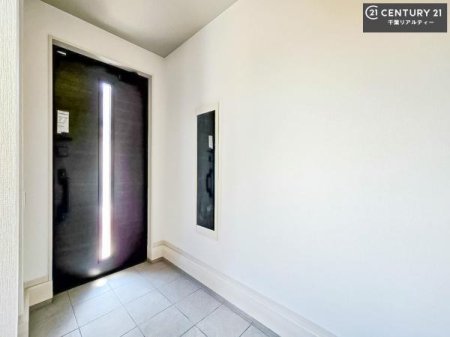 ���� �V���[�Y�{�b�N�X�t���Ȃ̂ŁA���ւ��Еt�����|�������₷���ł��I
�X�b�L���������ւŌ˂��J�����u�ԁA�������̂���S�n������Ԃ��o�}���Ă���܂��B