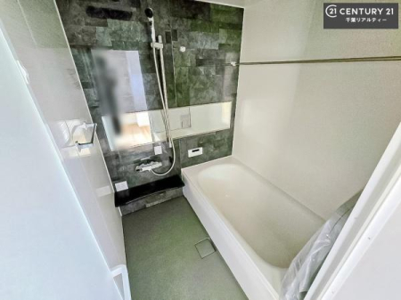 ���� �������������l�̕��͋C�̃o�X���[���́A�����o�Ă��ăo�X�^�C�����[���I
���d���撣���Ă��邲�J���ɂ��D�݂̓����̓����܂����āA�y����ł݂Ă͂������ł��傤���H