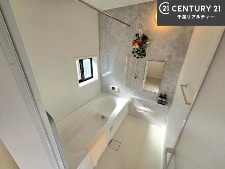 ���� �������������l�̕��͋C�̃o�X���[���́A�����o�Ă��ăo�X�^�C�����[���I
���d���撣���Ă��邲�J���ɂ��D�݂̍���̓����܂����āA�y����ł݂Ă͂������ł��傤���H