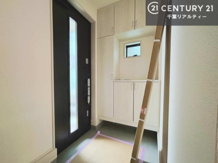 ���� �V���[�Y�{�b�N�X�t���Ȃ̂ŁA���ւ��Еt�����|�������₷���ł��I
�X�b�L���������ւŌ˂��J�����u�ԁA�������̂���S�n������Ԃ��o�}���Ă���܂��B