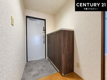 ���� �V���[�Y�{�b�N�X�t���Ȃ̂ŁA���ւ��Еt�����|�������₷���ł��I
�X�b�L���������ւŌ˂��J�����u�ԁA�������̂���S�n������Ԃ��o�}���Ă���܂��B