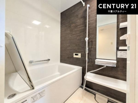 ���� �������������l�̕��͋C�̃o�X���[���́A�����o�Ă��ăo�X�^�C�����[���I
���d���撣���Ă��邲�J���ɂ��D�݂̍���̓����܂����āA�y����ł݂Ă͂������ł��傤���H