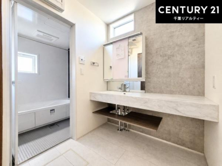 ���ʑ�E���ʏ� �g�Ȃ�𐮂�����ʏ��́A���������厖�ł��I������̐������̂��镵�͋C�����o�I�C�����悭���g�����������܂��B