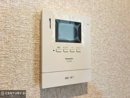 ���̑����� TV���j�^�[�t���C���^�[�z��������A�K��҂��f���Ŋm�F���Ă���Ή��ł��邽�߁A�h�Ɩʂ����S�ł��B���q�l�̂�����Ԏ��ɂ��S�����A���Ƒ��̈��S�E���S�ȕ�炵���T�|�[�g���܂��B