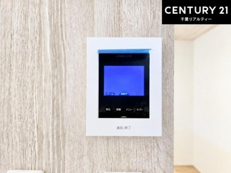 ���̑����� TV���j�^�[�t���C���^�[�z��������A�K��҂��f���Ŋm�F���Ă���Ή��ł��邽�߁A�h�Ɩʂ����S�ł��B���q�l�̂�����Ԏ��ɂ��S�����A���Ƒ��̈��S�E���S�ȕ�炵���T�|�[�g���܂��B