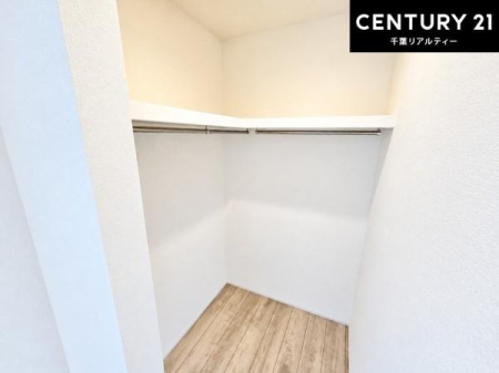 ���[ �E�H�[�N�C���N���[�[�b�g�t���ł��B��������̂��m���Ȃǂ����[���Ă��������ł��ˁI���ɂ���@�������ȂǋG�ߕ��̑傫�ȉƓd�����[�ł��܂��I