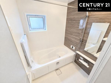 ���� �������������l�̕��͋C�̃o�X���[���́A�����o�Ă��ăo�X�^�C�����[���I
���d���撣���Ă��邲�J���ɂ��D�݂̍���̓����܂����āA�y����ł݂Ă͂������ł��傤���H