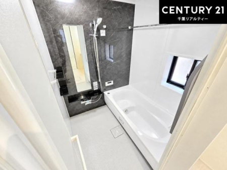 ���� �������������l�̕��͋C�̃o�X���[���́A�����o�Ă��ăo�X�^�C�����[���I
���d���撣���Ă��邲�J���ɂ��D�݂̍���̓����܂����āA�y����ł݂Ă͂������ł��傤���H