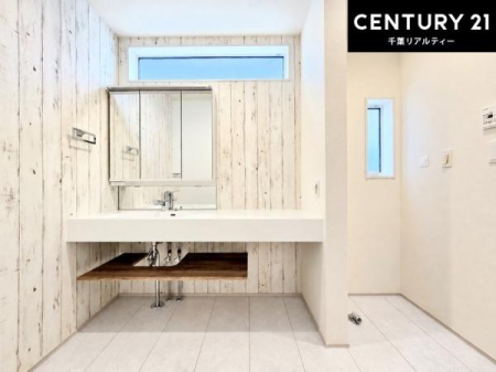 ���ʑ�E���ʏ� �I�[�v���^�C�v�̐��ʑ�́A�������ōa���Ȃ�������ꂪ���₷�����͓I�Ȑ��ʑ�ł��I�����̐g�x�x�����K�I