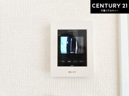 ���̑����� TV���j�^�[�t���C���^�[�z��������A�K��҂��f���Ŋm�F���Ă���Ή��ł��邽�߁A�h�Ɩʂ����S�ł��B���q�l�̂�����Ԏ��ɂ��S�����A���Ƒ��̈��S�E���S�ȕ�炵���T�|�[�g���܂��B