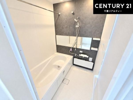 ���� 1���̔�����������Ɩ����Ă���闁���ł��B
�������̑f�G�ȃ����N�[�[�V�����ꏊ�ł��I