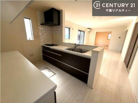 �L�b�`�� ��Ƃ����₷���V�X�e���L�b�`���ł��I���[���t���Ă���̂ŁA�����X�y�[�X�ɕ���u���Ȃ��čς݂܂��I
�L�X�g���āA���K�ɍ�Ƃ��ł��܂��I