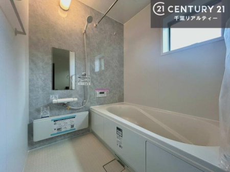 ���� �����������ƐL�΂��Ă��낰�闁���B����̔�������A�����b�N�X�����o�X�^�C�������߂������������܂��B