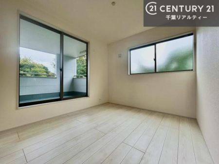�m�� �o���R�j�[�ɖʂ��Ă���m���ł��B���邭�����肪����A���C����������ł��܂��I���N���āA�O�ɏo�Ĕw�L�т����[�ċz�����ǂ������}������邱�Ƃ��ł��܂��B