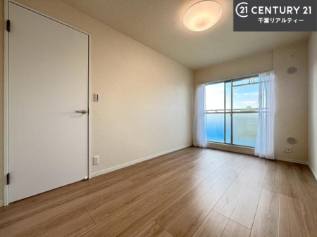 �m�� �o���R�j�[�ɖʂ��Ă���m���ł��B���邭�����肪����A���C����������ł��܂��I���N���āA�O�ɏo�Ĕw�L�т����[�ċz�����ǂ������}������邱�Ƃ��ł��܂��B