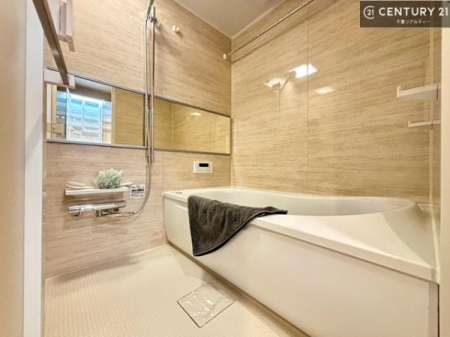 ���� �������������l�̕��͋C�̃o�X���[���́A�����o�Ă��ăo�X�^�C�����[���I
���d���撣���Ă��邲�J���ɂ��D�݂̍���̓����܂����āA�y����ł݂Ă͂������ł��傤���H