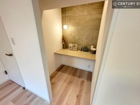 ���̑����� �J�E���^�[�t���I�f�t���[�U�[��C���e���A��u���Ă��ƂɍʂÂ�������ɂȂ��Ă���̂ł��q�l�̂��׋��X�y�[�X�ɂ��I