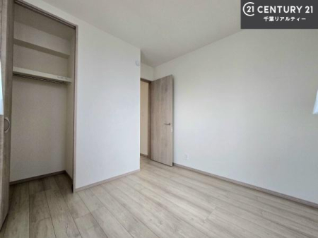 ���r���O�ȊO�̋��� ���[�X�y�[�X���[���I�������X�b�L�����ڂ��鎖���ł��܂��ˁB
�Ƌ��I�΂Ȃ��V���v���ȃf�U�C���ׁ̈A�Ƌ��I�΂����C�ɓ���̋�ԍ�肪�ł������ł��ˁB
