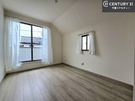 �m�� �o���R�j�[�ɖʂ��Ă���m���ł��B���邭�����肪����A���C����������ł��܂��I���N���āA�O�ɏo�Ĕw�L�т����[�ċz�����ǂ������}������邱�Ƃ��ł��܂��B