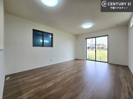 ���r���O �D�����z���܂肪���r���O����ł���ċ��S�n�̗ǂ���Ԃ����o���Ă���܂��I
���났�̎��Ԃ��߂����܂��I