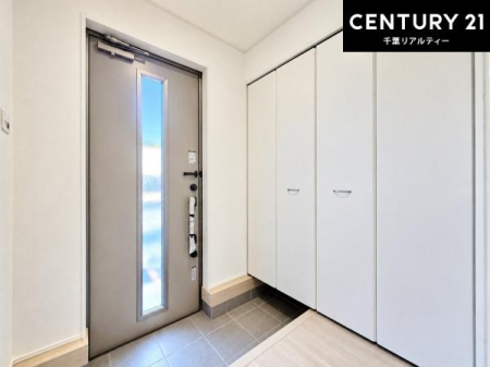 ���� �V���[�Y�{�b�N�X�t���Ȃ̂ŁA���ւ��Еt�����|�������₷���ł��I
�X�b�L���������ւŌ˂��J�����u�ԁA�������̂���S�n������Ԃ��o�}���Ă���܂��B