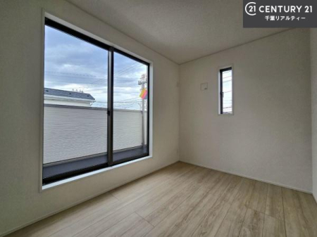 �m�� �o���R�j�[�ɖʂ��Ă���m���ł��B���邭�����肪����A���C����������ł��܂��I���N���āA�O�ɏo�Ĕw�L�т����[�ċz�����ǂ������}������邱�Ƃ��ł��܂��B