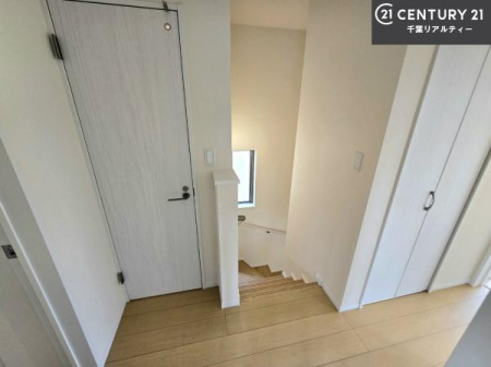���̑����� �肷��t���ŏ���~��̍ۂ����S���̂���K�i�B���Ƒ��������g���ꏊ�����炱���A�g���₷���ɂ��z�����ꂽ�Z�܂��ł��B