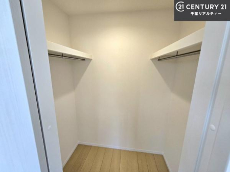 ���[ �E�H�[�N�C���N���[�[�b�g�t���ł��B��������̂��m���Ȃǂ����[���Ă��������ł��ˁI���ɂ���@�������ȂǋG�ߕ��̑傫�ȉƓd�����[�ł��܂��I