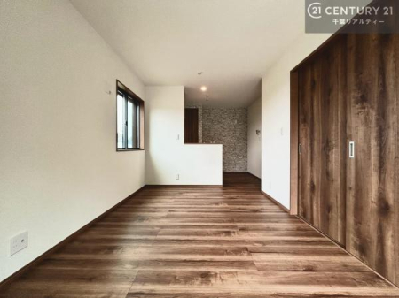 ���r���O �C�ɂȂ�|�C���g�́A���Ќ��n�ł��m���߂��������B�������w�������Ă���܂��̂ŁA�����Ԃ̂���^�C�~���O�ł��C�y�ɂ��₢���킹���������B
