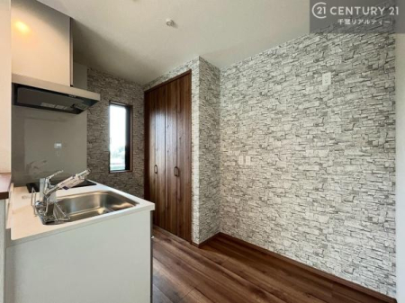 �L�b�`�� ���[�X�y�[�X���L�x�ŁA�����X�y�[�X���X�b�L���ƕЕt���Ђ�`�����p�ł��܂��I
���K�ɍ�Ƃ��ł��A�Ǝ��̌����A�b�v�I�����̗���������܂��I