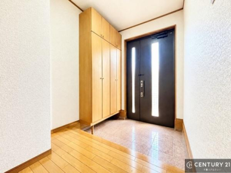 ���� �������������͋C�ŁA�Z�܂��̑���ۂ���i�ɉ��o���錺�ցB��Ƃ�̂����ԂŁA���Ƒ���Q�X�g��S�n�悭�}������܂��B
